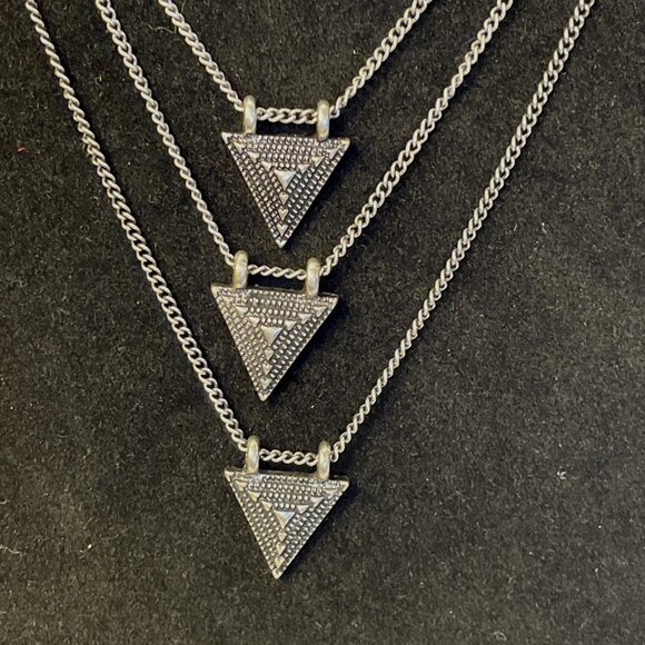 Three Strand Layered Silver Tone Necklace With Triangles Pyramid Elegant Vintage - Picture 3 of 8